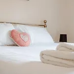 Apartment Spacious With Free Parking *