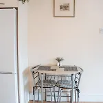 Apartment Spacious With Free Parking