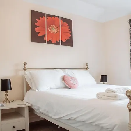 Spacious With Free Parking