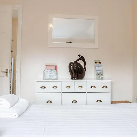 公寓 Spacious With Free Parking *