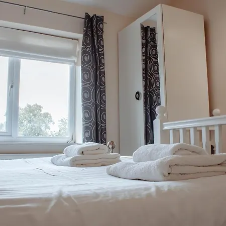 Spacious With Free Parking 公寓 哈罗盖特