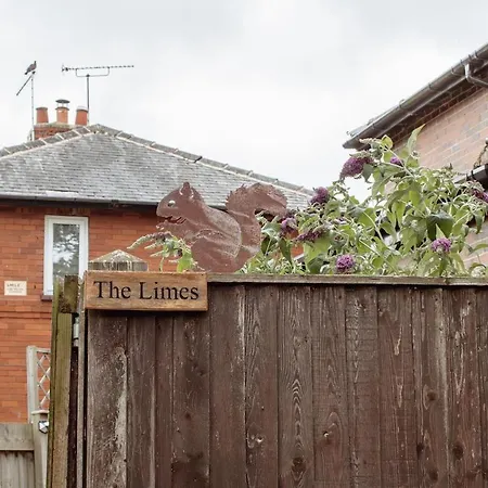 公寓 Spacious With Free Parking