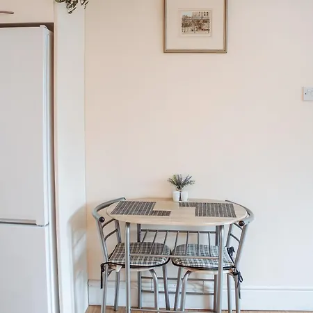 Apartman Spacious With Free Parking