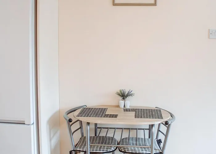 아파트 Spacious With Free Parking